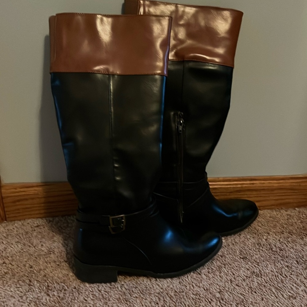 SO black boots with brown trim